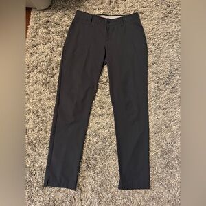 Under Armour women’s size 6 golf pants black